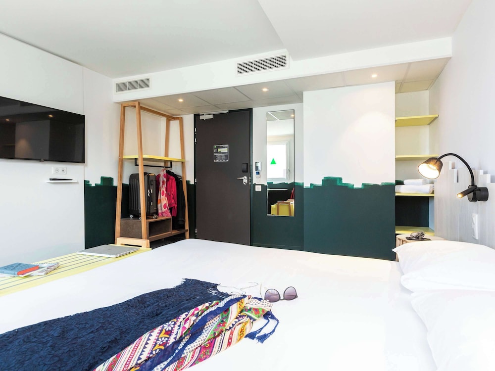 Standard Room, 2 Twin Beds - Photo 4