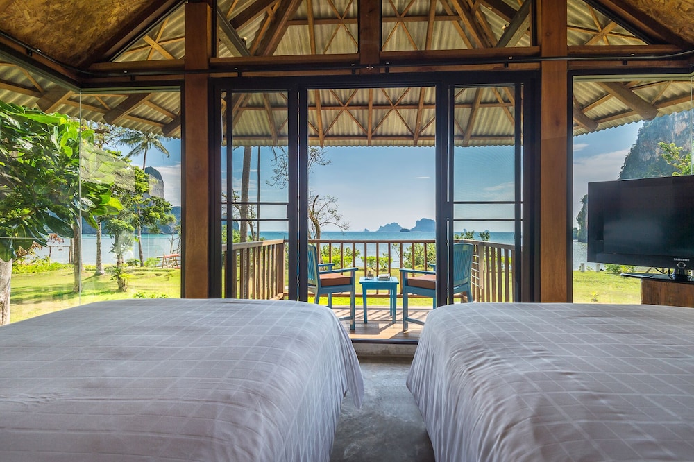 Beachfront Villas Twin - Photo 1