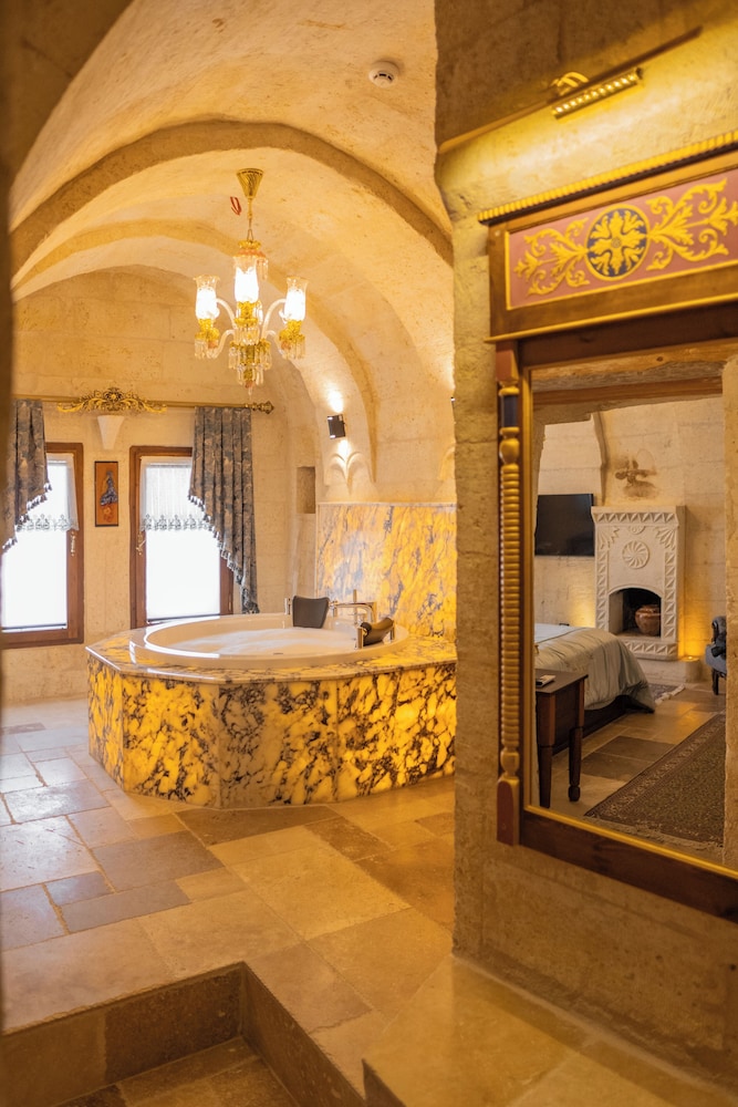Suite, 1 Queen Bed, Terrace