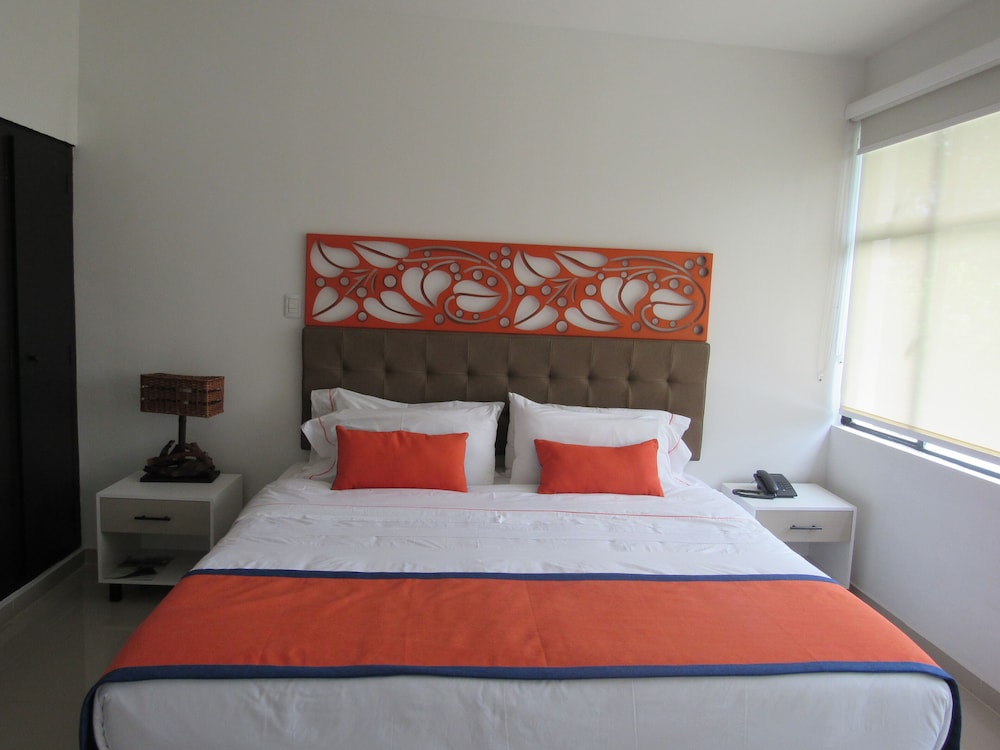 Deluxe Single Room, 1 Queen Bed, Non Smoking, Garden View photo 3