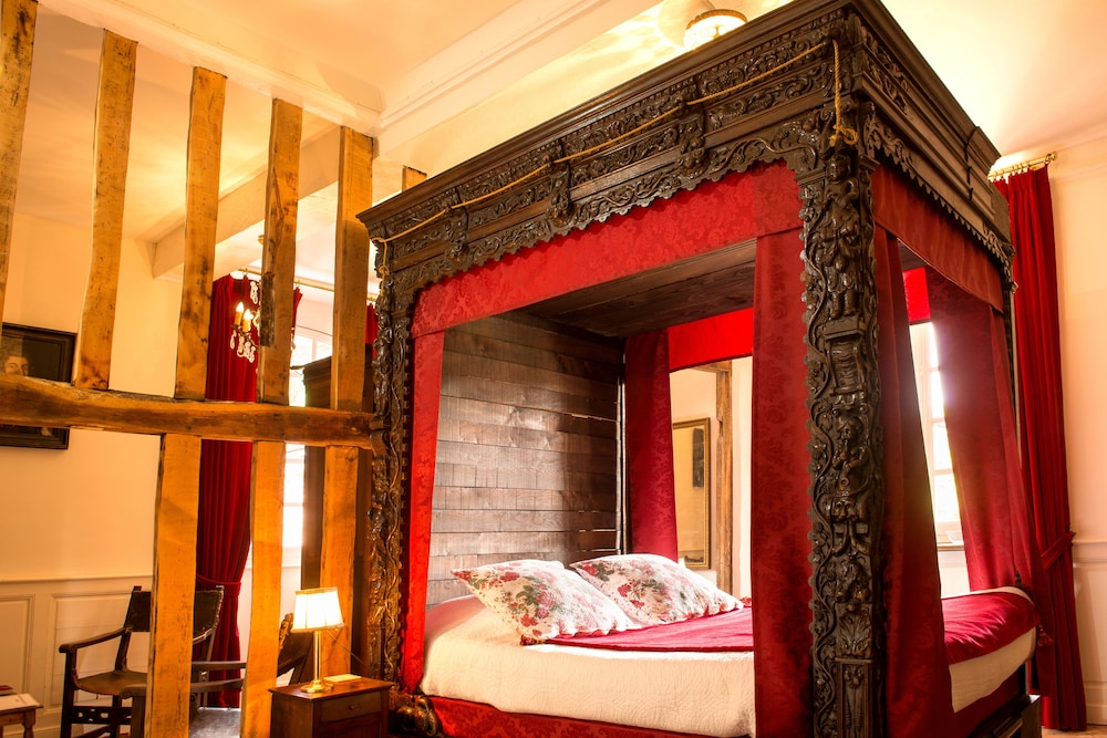 Romantic Suite, 1 Bedroom, Private Bathroom, Park View photo 1