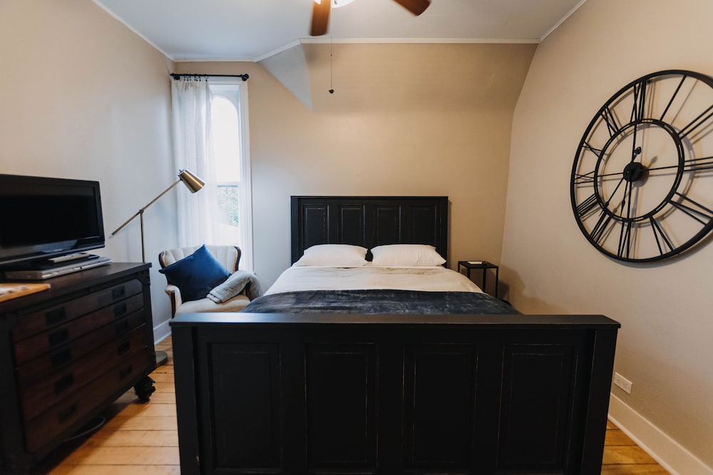 Deluxe Room, 1 Queen Bed, Connecting Rooms photo 1