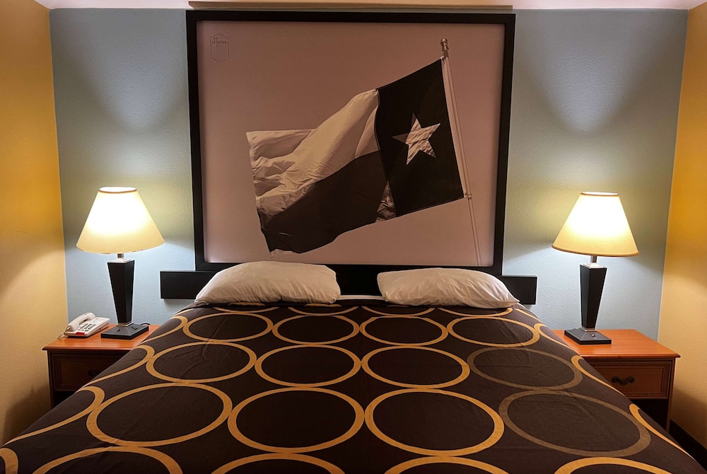 Standard Room, 1 King Bed - Photo 4