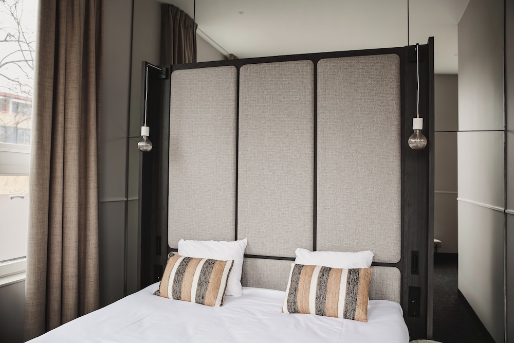 Luxury Studio Suite - Photo 10