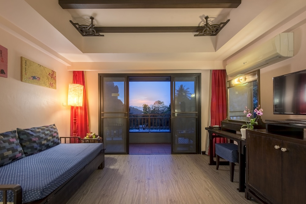 Deluxe Room - Photo 18