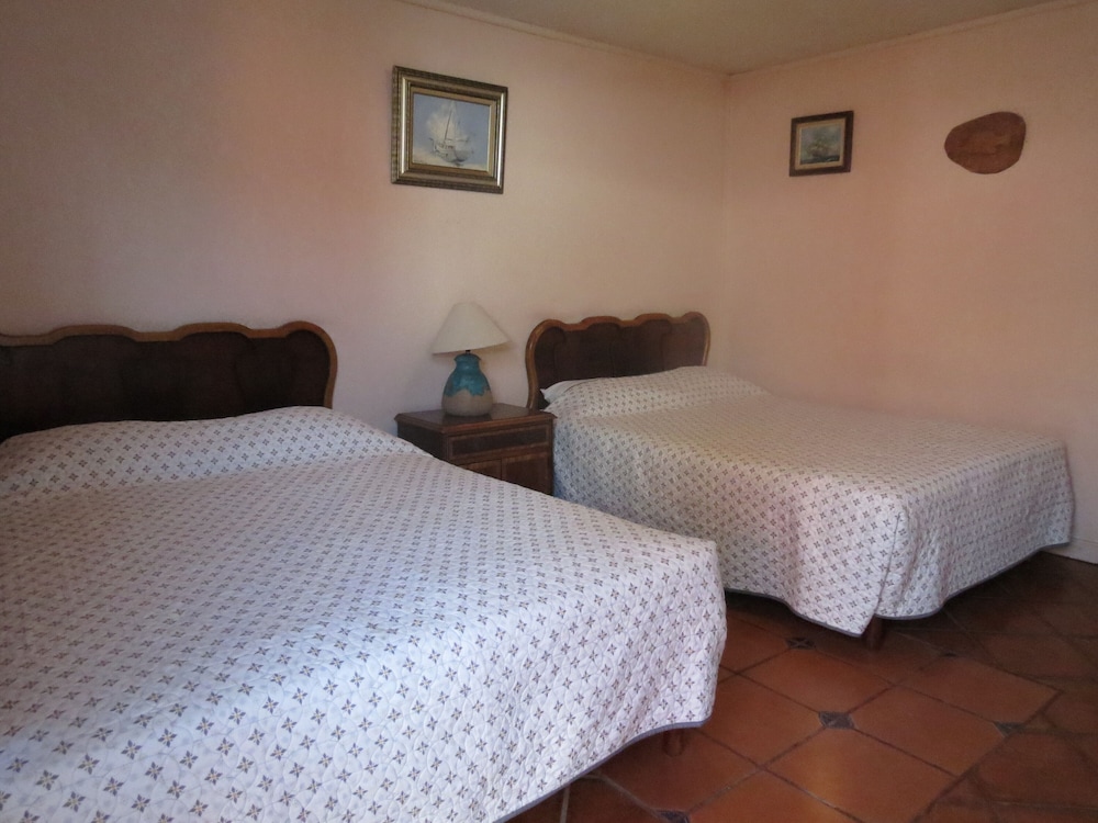 Standard Room - Photo 12