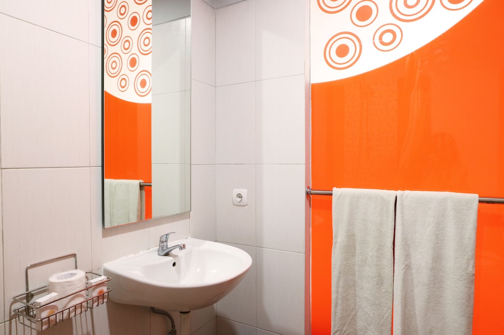 Deluxe Double or Twin Room, Ground Floor (Pool Access) photo 3