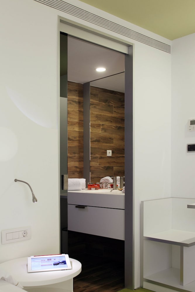 Standard Double Room Single Use photo 2