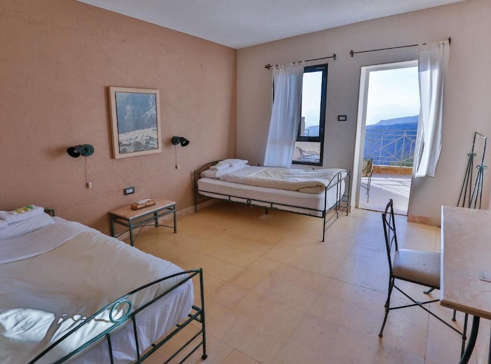 Economy Double or Twin Room, 1 Bedroom, Shared Bathroom photo 1