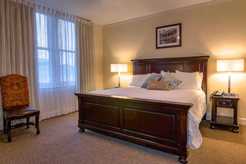 ADA Single King Room photo 3