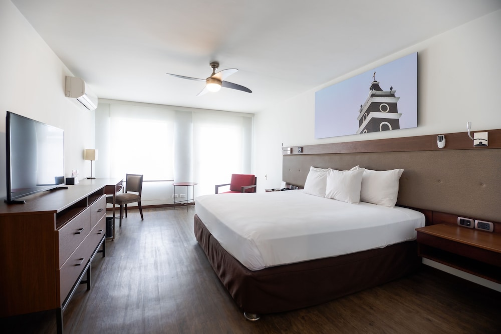 Superior Room, 1 King Bed, Terrace photo 2