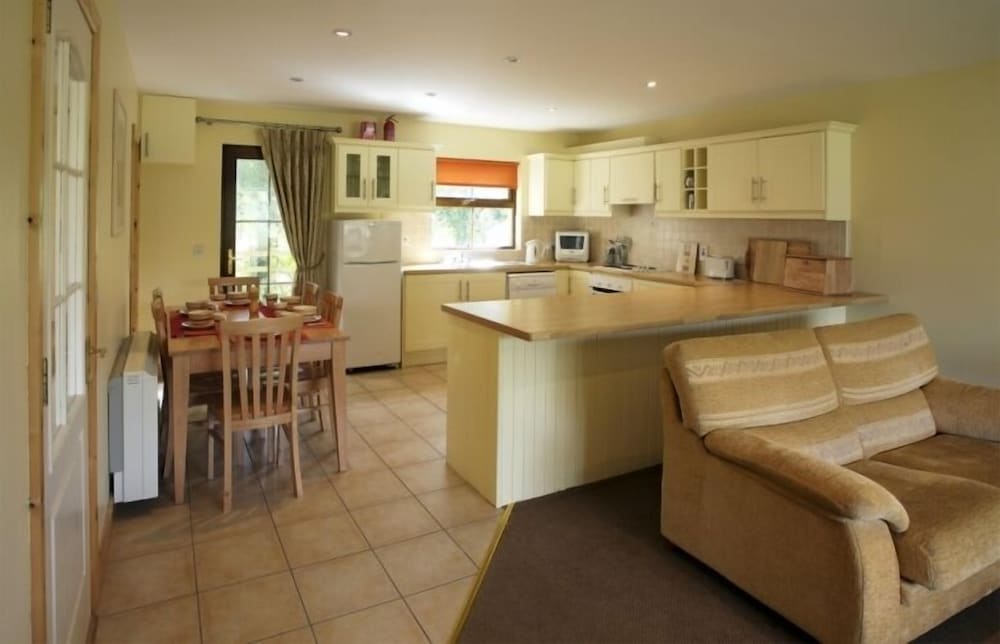 House, 3 Bedrooms photo 2