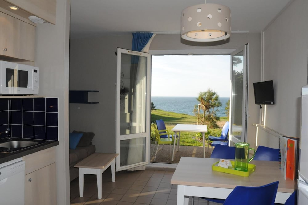 House, 2 Rooms 5 People 1 baby, Ocean View
