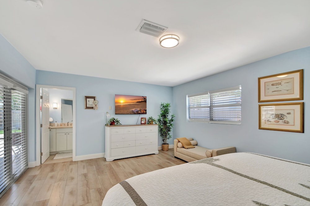 House, Multiple Beds, Pool Access, Pool View (Dolphin Villa)