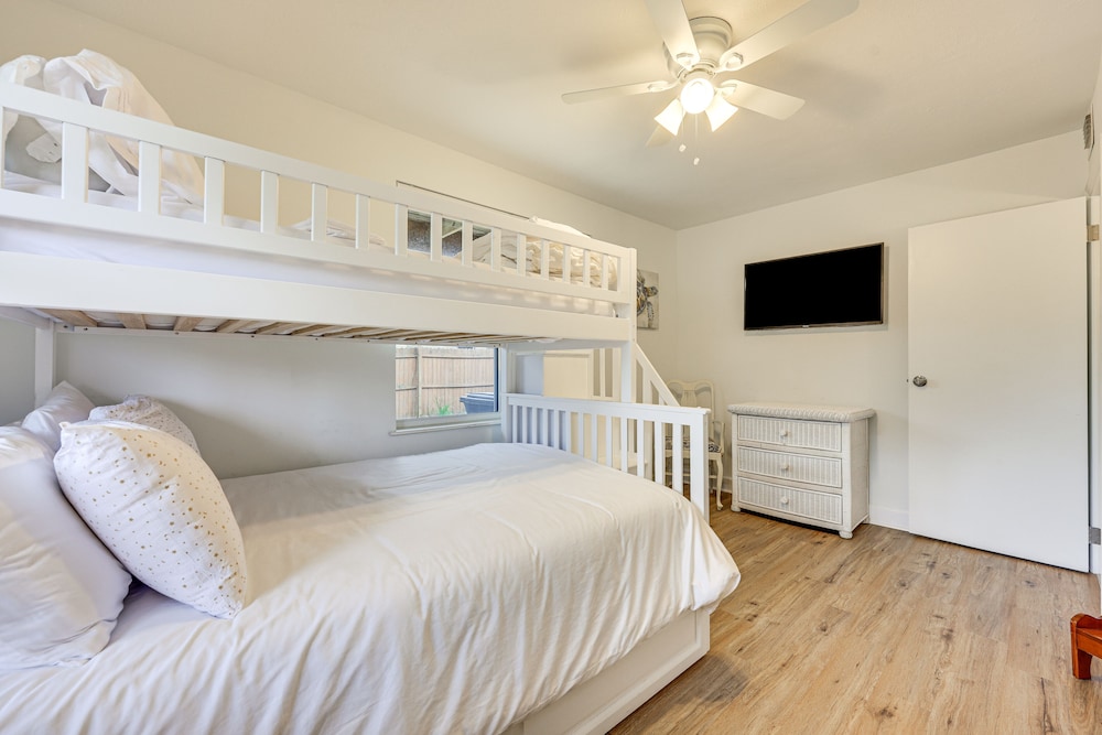 House (4 Bedrooms)