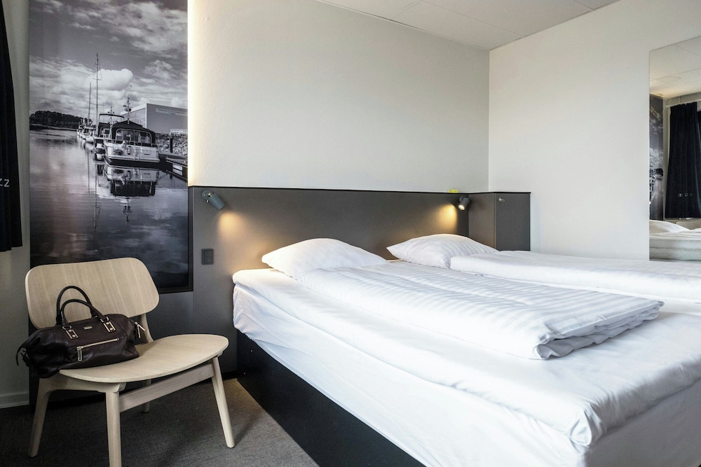 Standard Double Room, 1 King Bed, City View - Photo 3