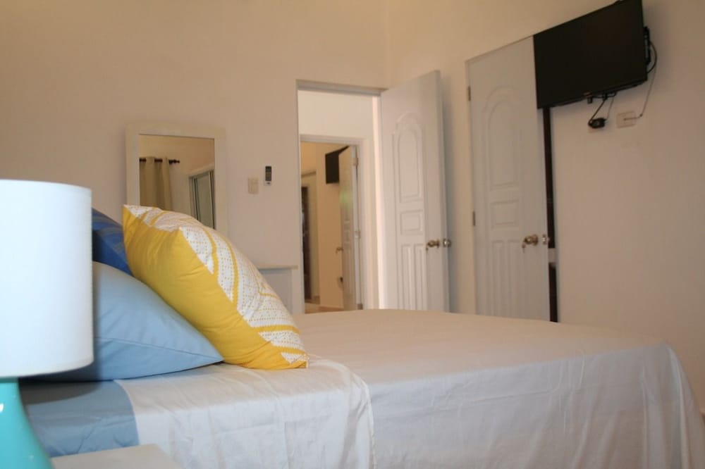 4 Bedroom Villa photo 3