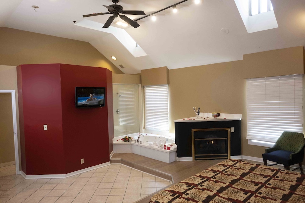 Honeymoon Studio Suite