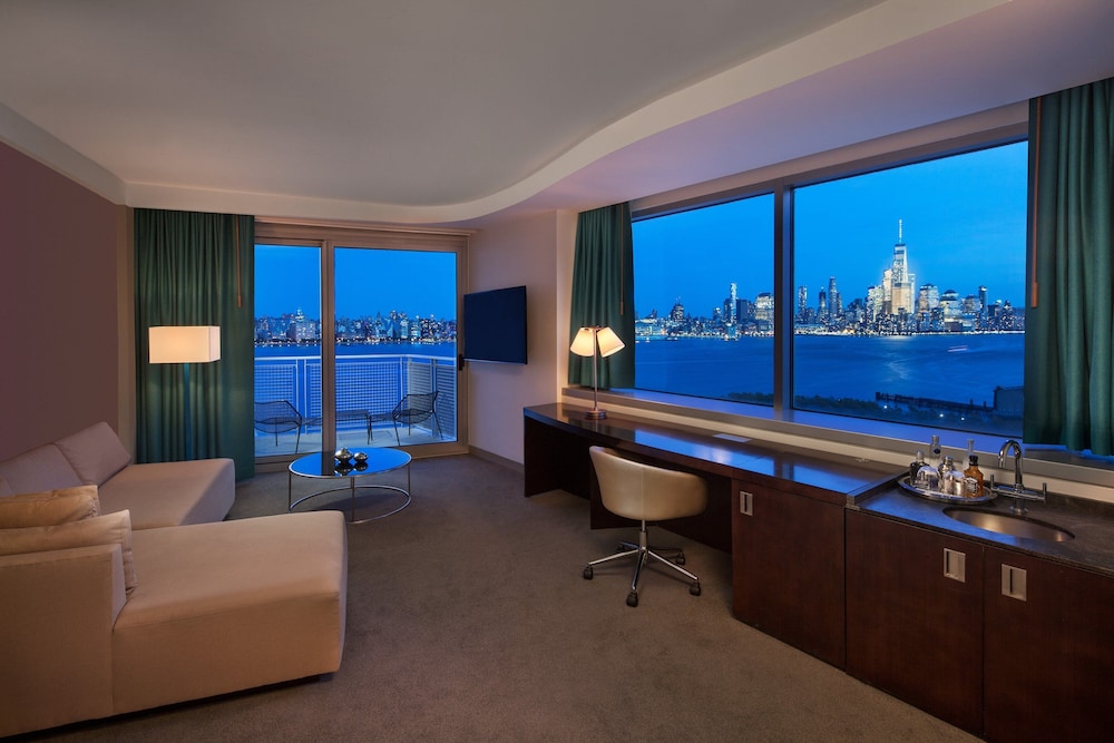 Fantastic Room, Junior Suite, 1 Bedroom, River View - Photo 1