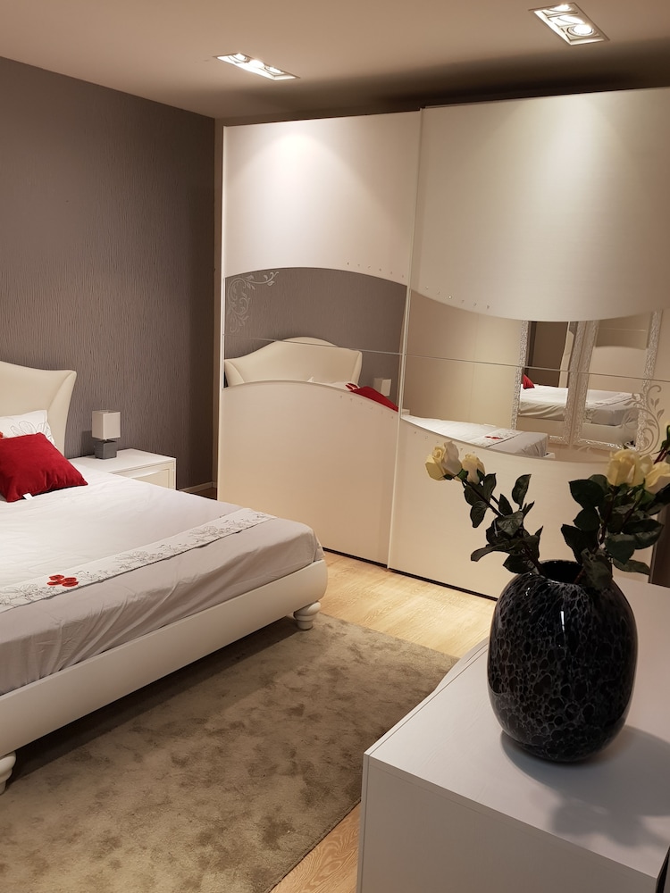 Deluxe Triple Room, 1 Queen Bed photo 1