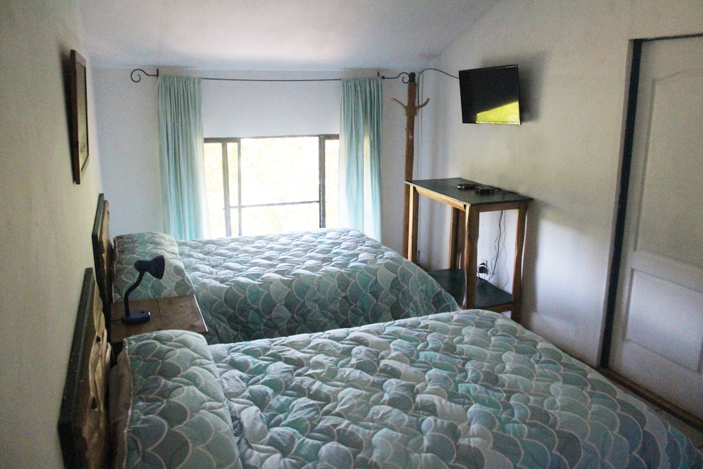 Classic Cabin, 2 Double Beds, Garden View (Units 1 and 2)