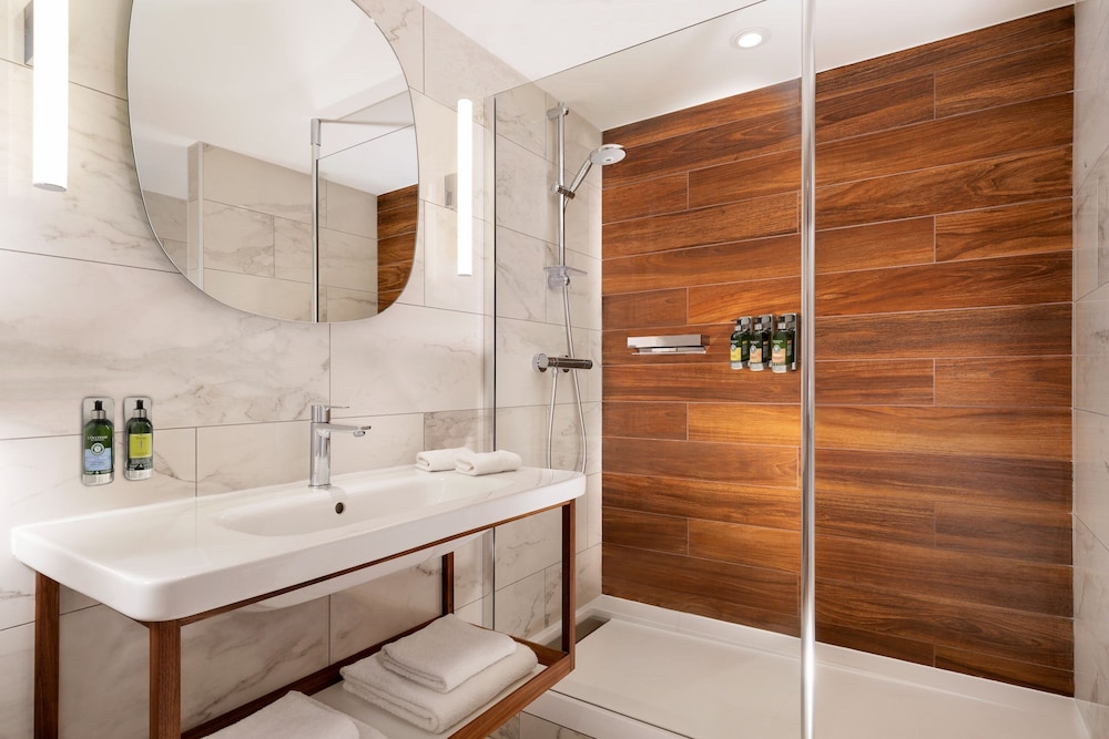 Deluxe Room, 2 Twin Beds, Garden View - Photo 9