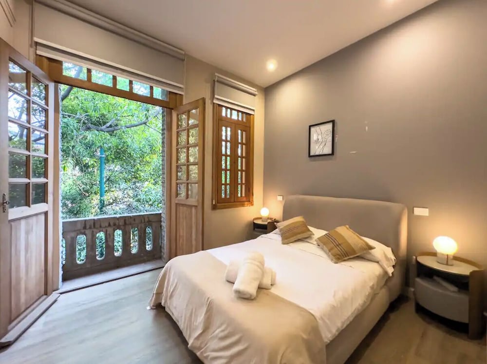 Apartamento Confort, 1 habitación, balcón, vistas a la ciudad (1)