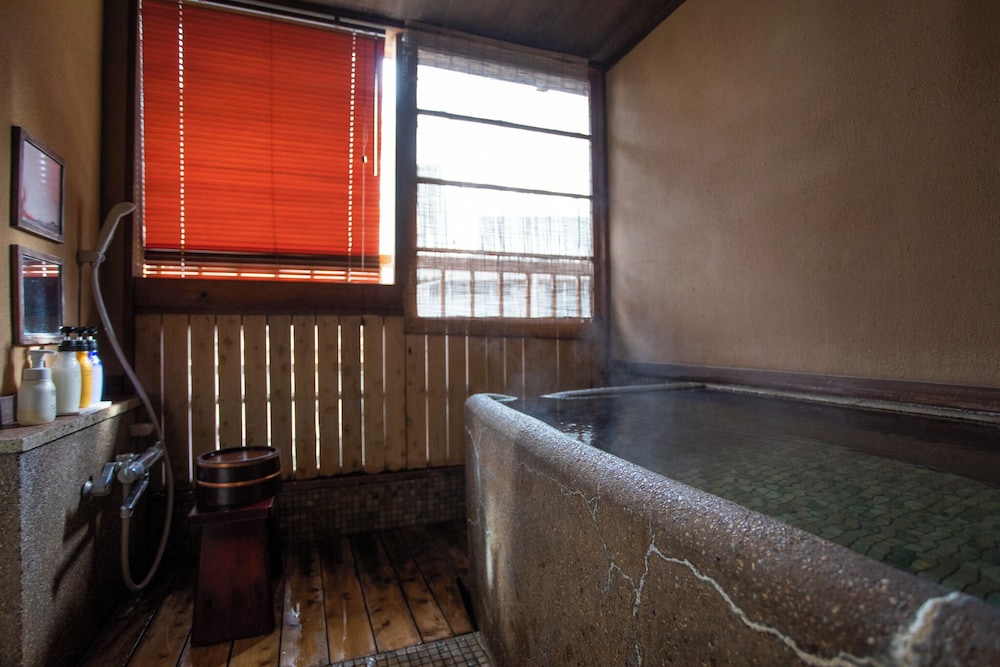 Traditional Suite, Non Smoking, Partial Ocean View - Photo 5
