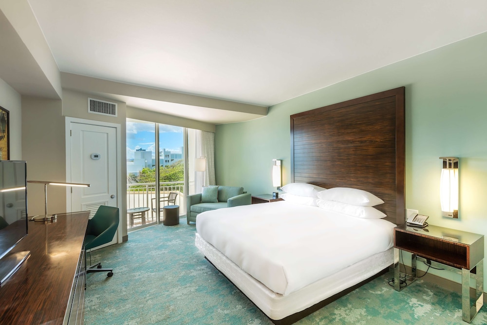Room, 1 King Bed (Beach Wing)
