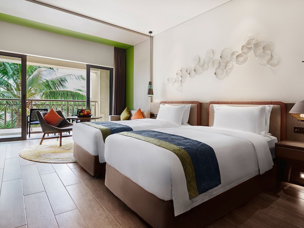 Premium Room, 2 Double Beds, Pool View - Photo 5