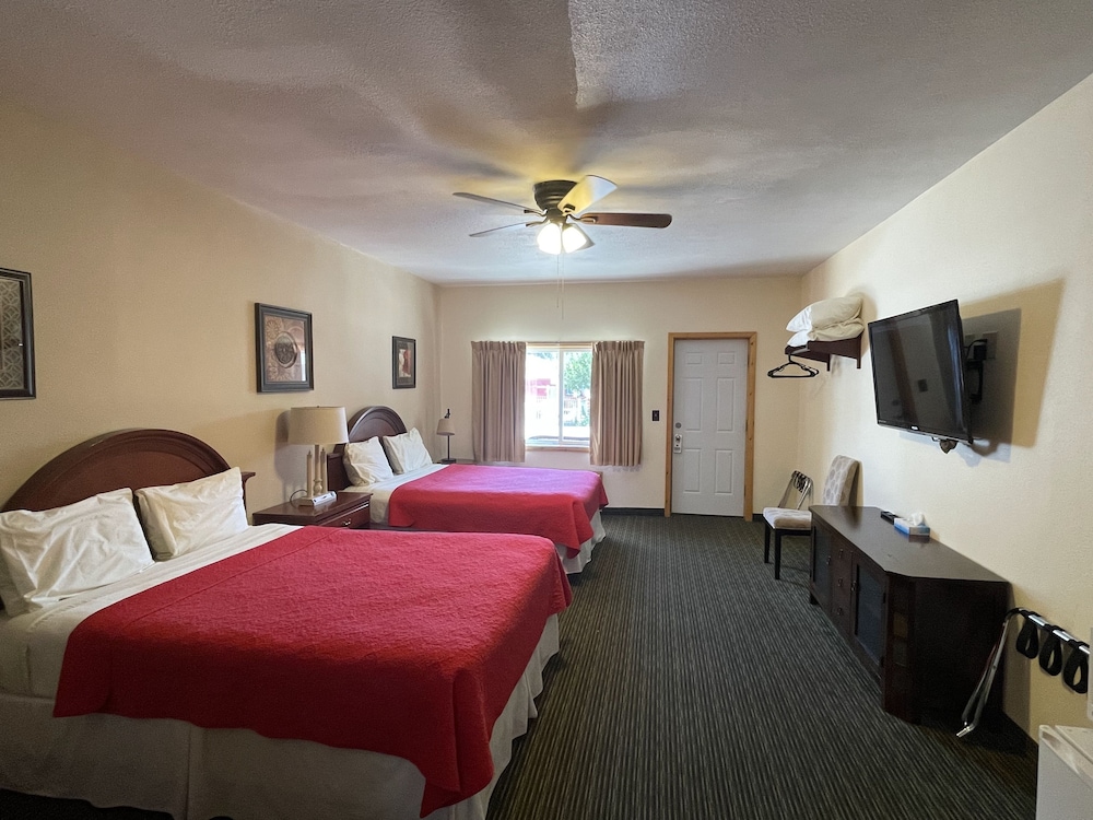 2 Queen Suite photo 2