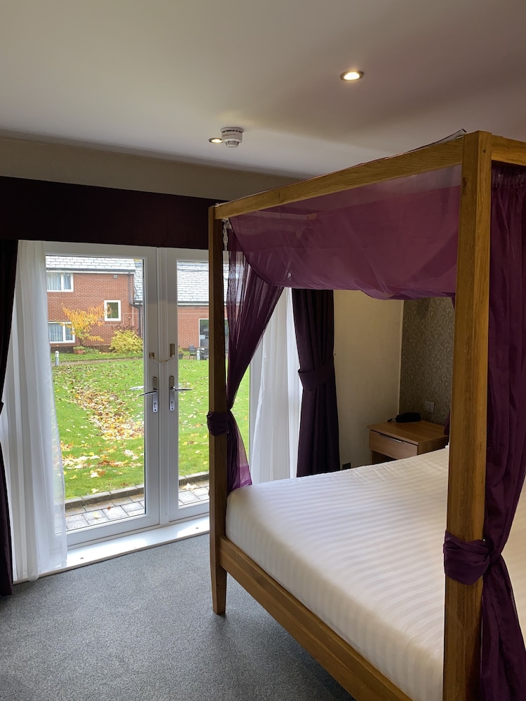 Suite, 1 Double Bed, Garden View - Photo 8