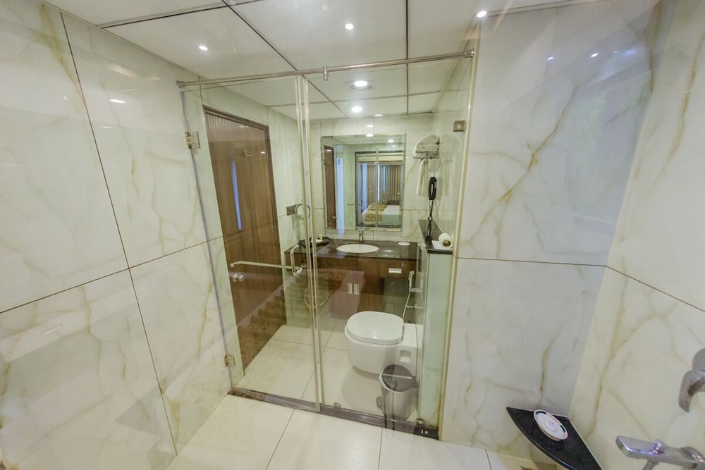 Executive Club - Photo 9