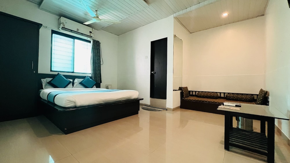 Executive Room - Photo 5