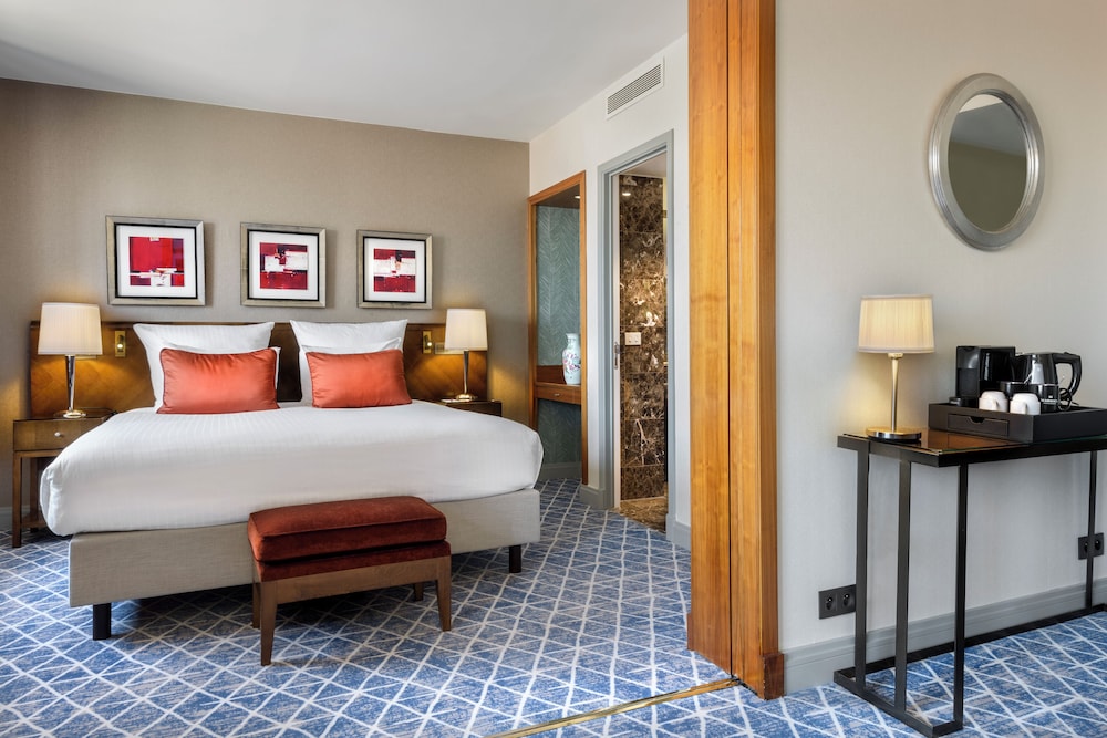 Executive Suite, 1 King Bed (Warwick) - Photo 6