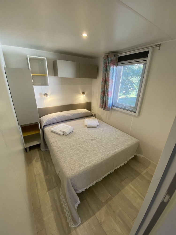 Comfort Mobile Home, 2 Bedrooms photo 3