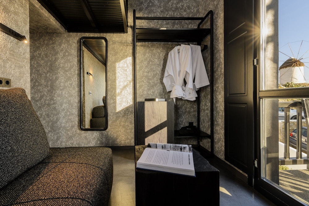 Junior Studio Suite