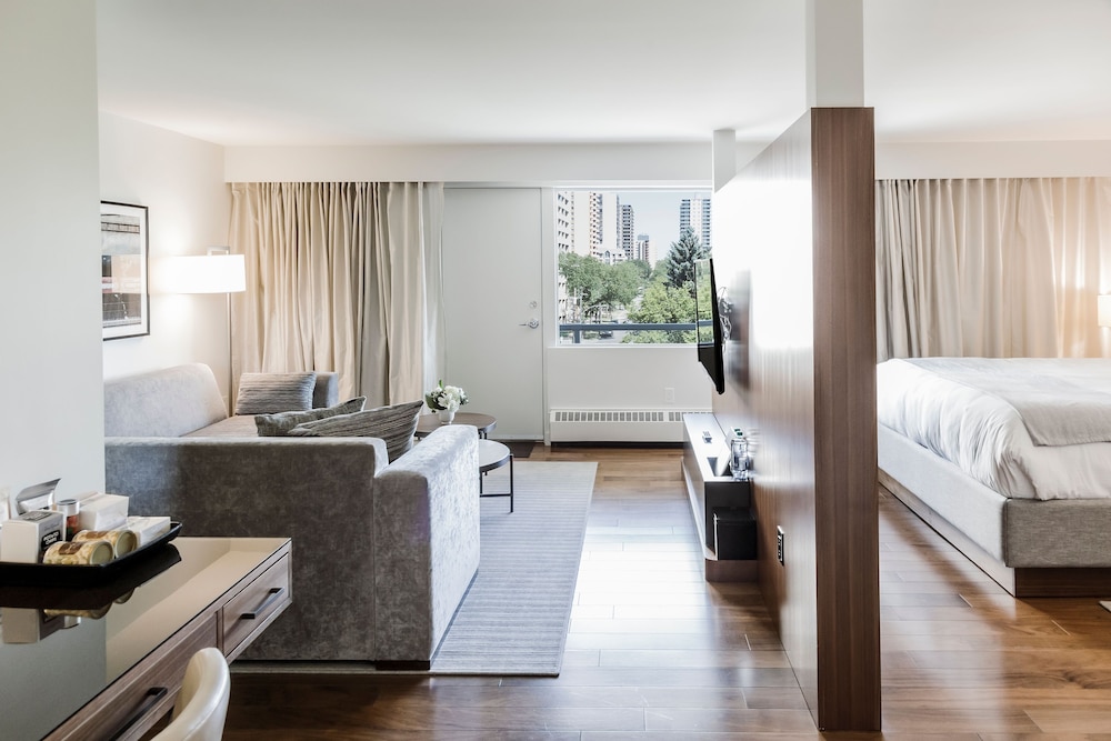 Studio Suite, Kitchenette, City View