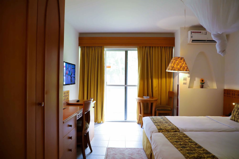 Standard Twin Room, Balcony, Garden View