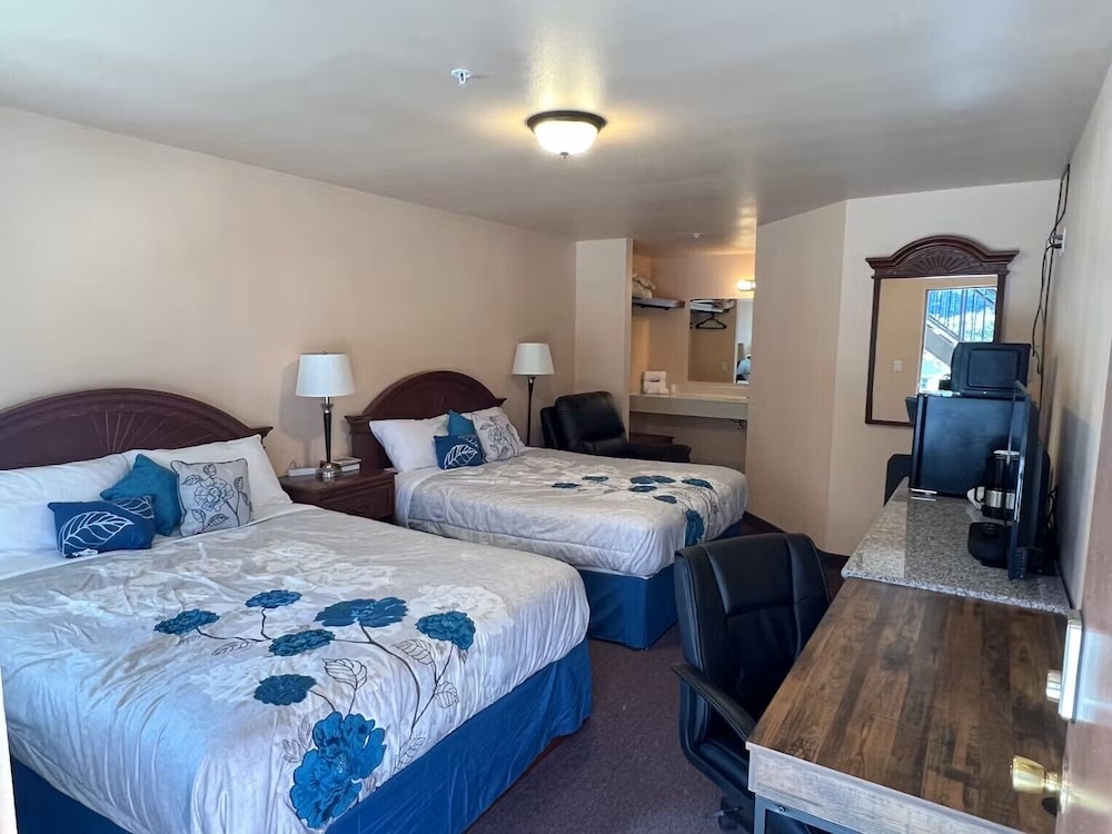 Studio Suite, 2 Double Beds, Non Smoking, Mountain View photo 1