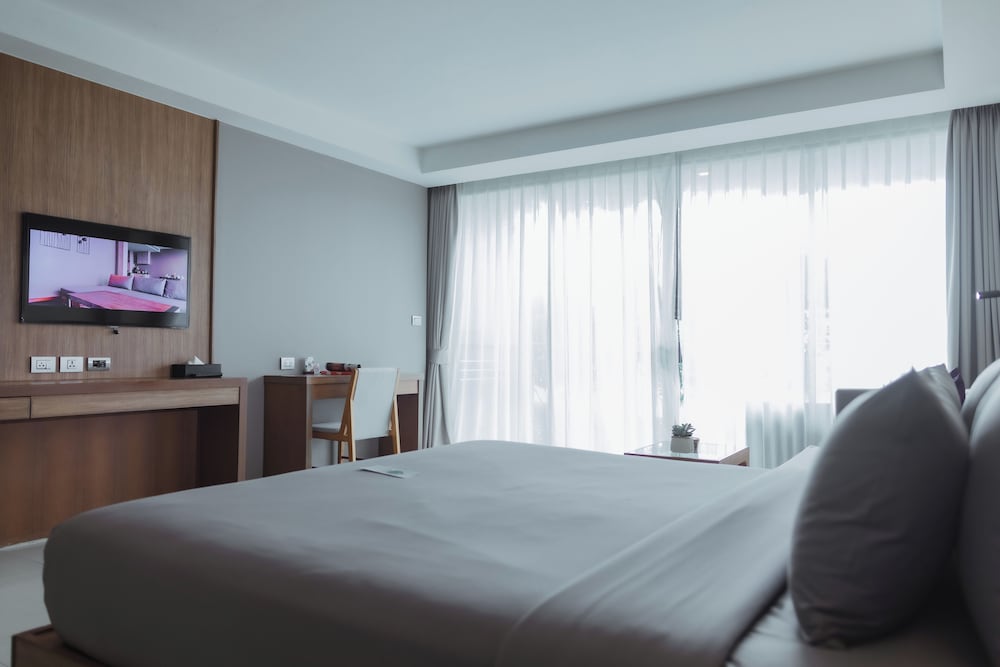 Deluxe Room, Balcony photo 3