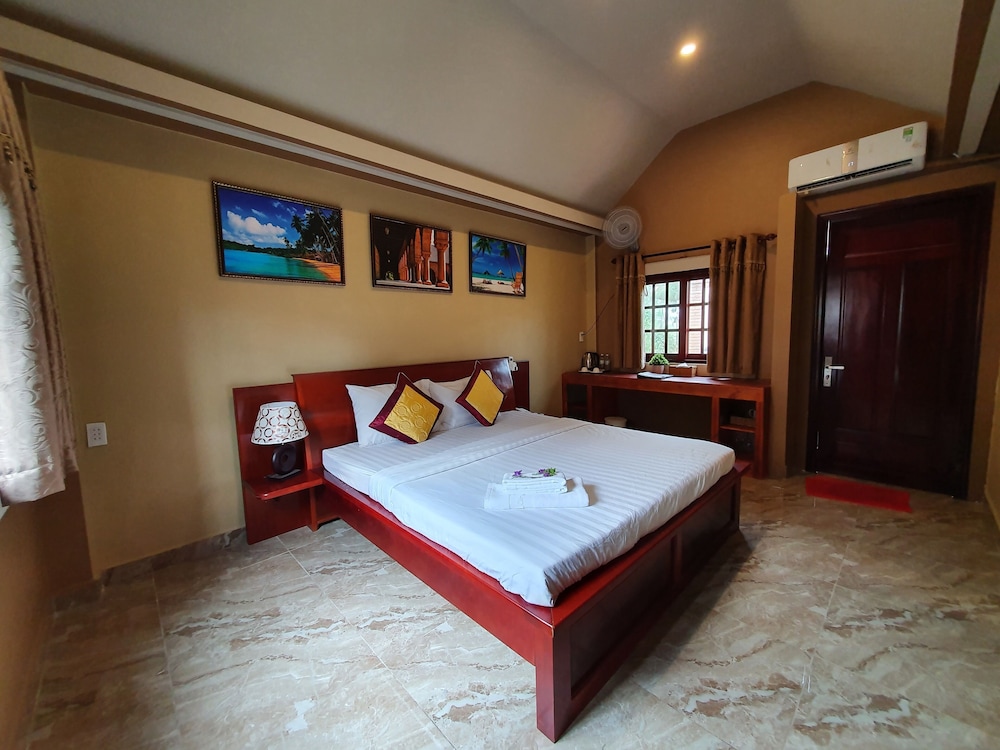 French Bungalow photo 3