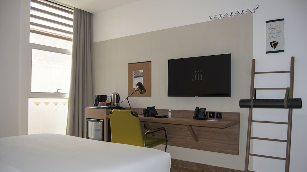 Junior Room, 1 King Bed - Photo 3