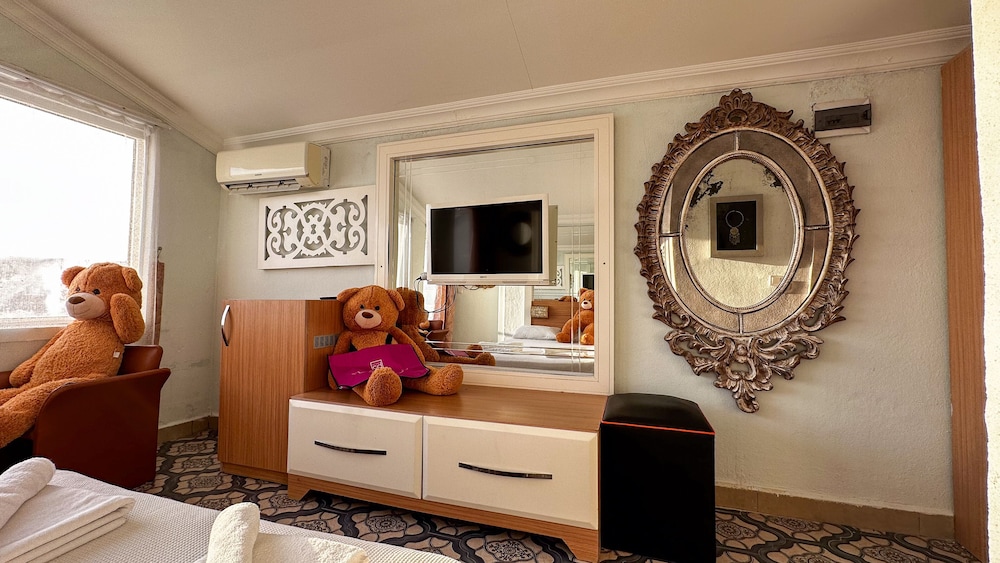 Club Jacuzzi Room