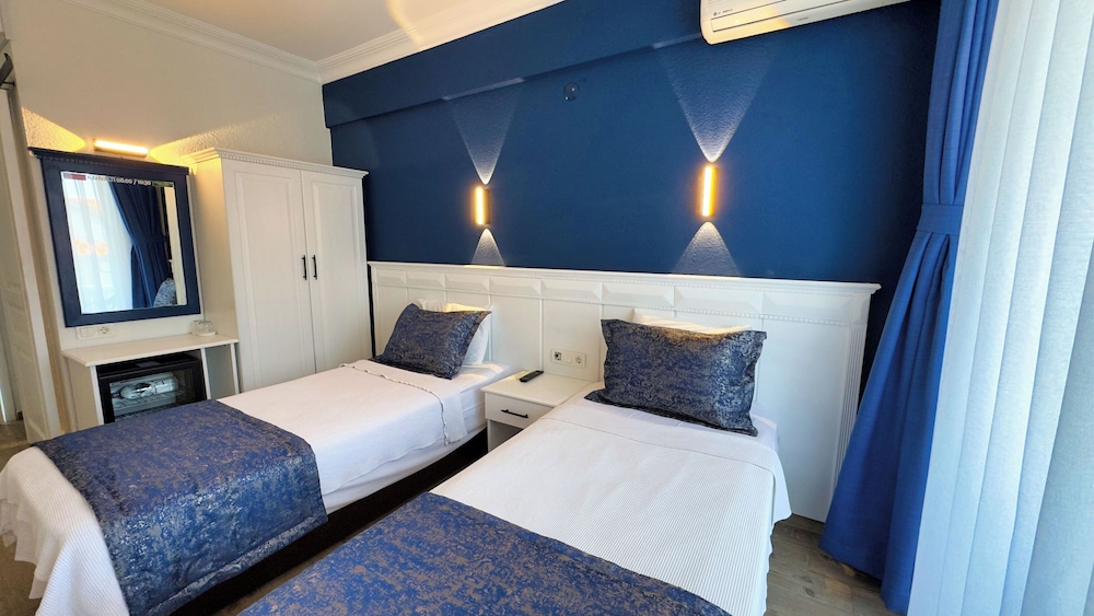 Standard Double or Twin Room, Multiple Beds, Garden View