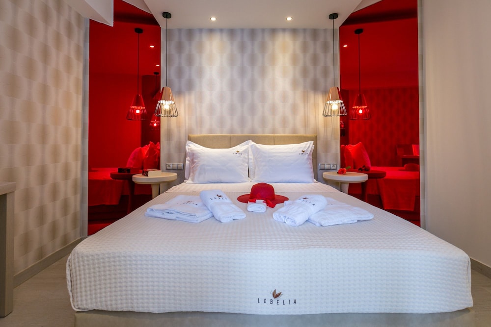 Deluxe Suite (204)