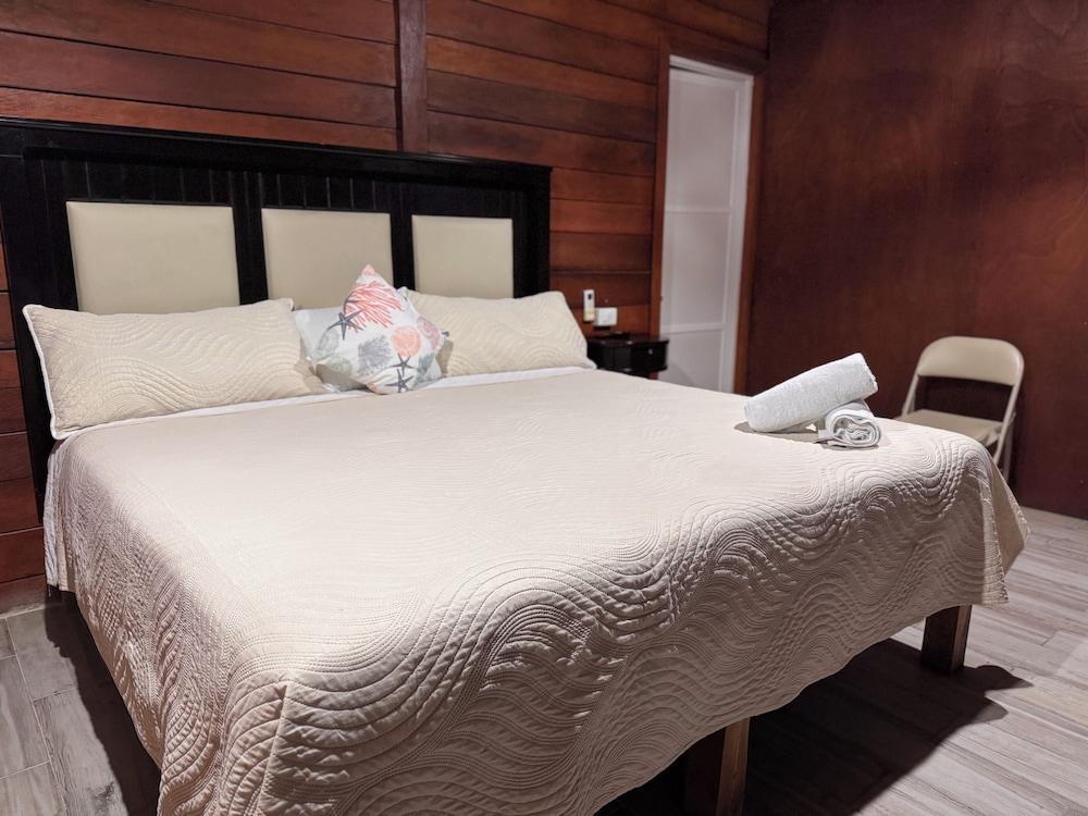 Suite with king-size bed