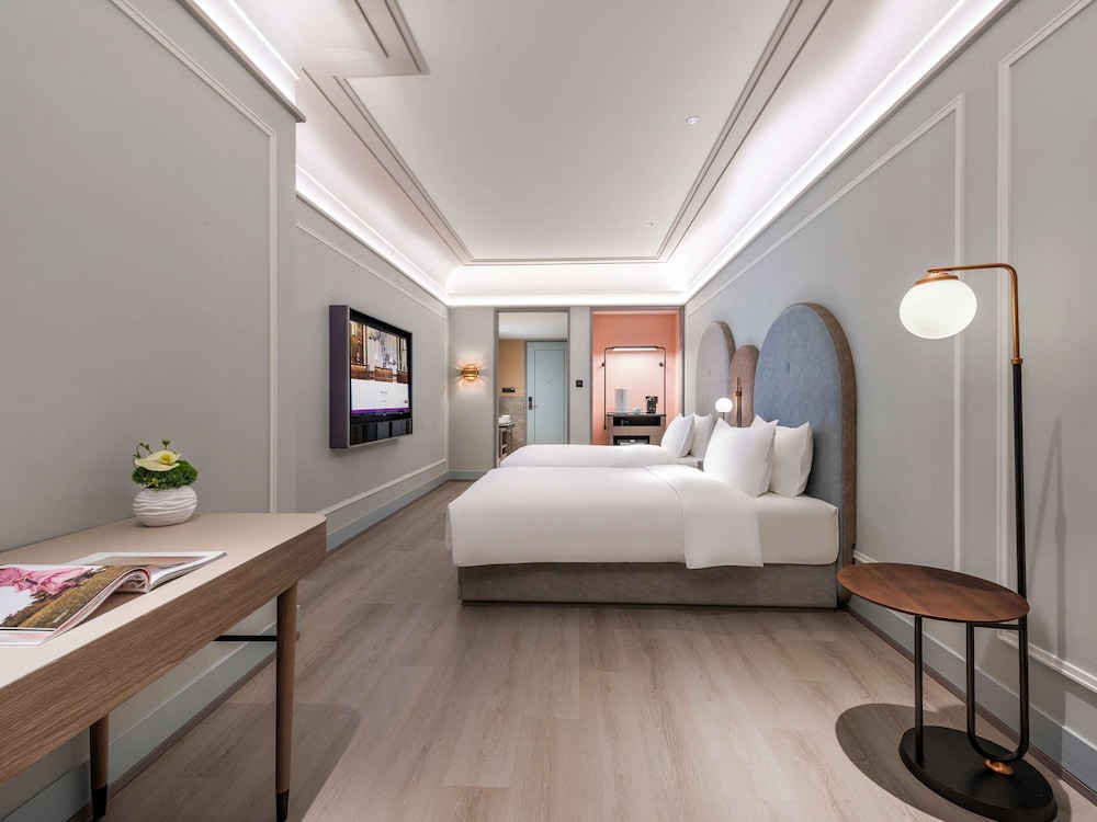 Deluxe Room, 1 King Bed