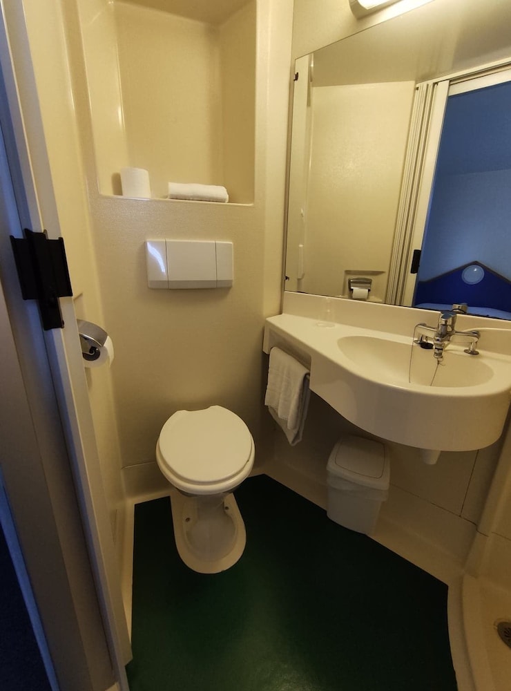 Basic Double Room photo 3