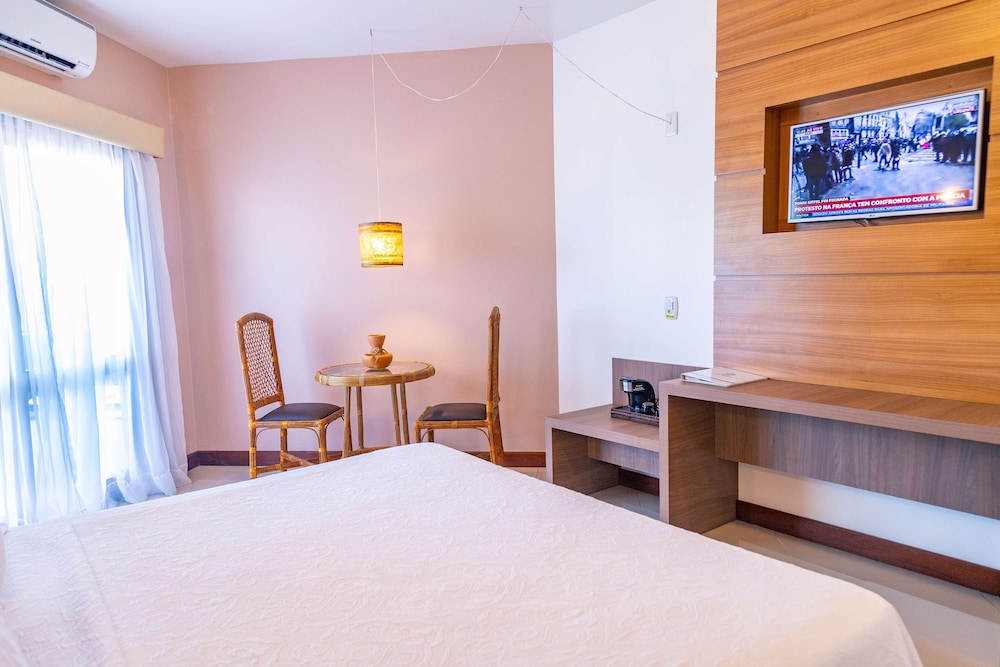 Suite, 1 King Bed, Non Smoking, Balcony thumbnail 6